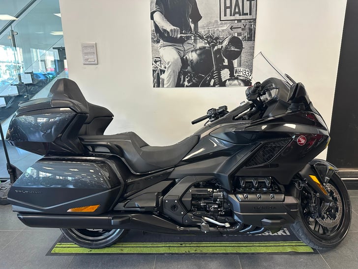 Honda GL1800 GOLD WING TOUR