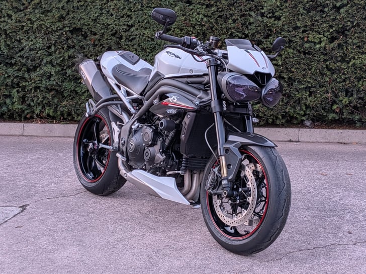 TRIUMPH SPEED TRIPLE 1050 RS