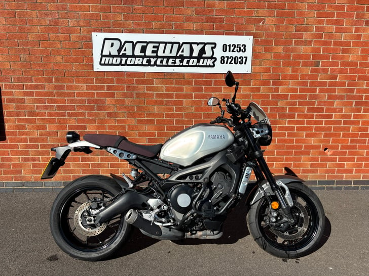 Yamaha XSR900