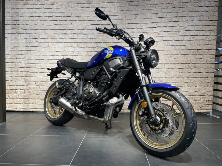 YAMAHA XSR700