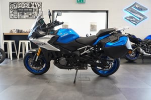 Suzuki GSX-S1000GX+