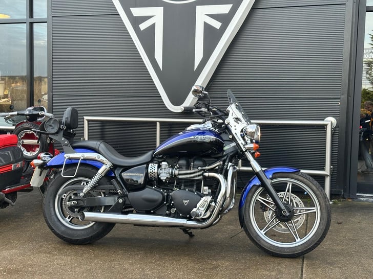 Triumph SPEEDMASTER 865