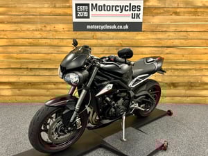 Used Triumph STREET TRIPLE 765 RS STREET TRIPLE 765 RS for sale in Swindon | Image 2