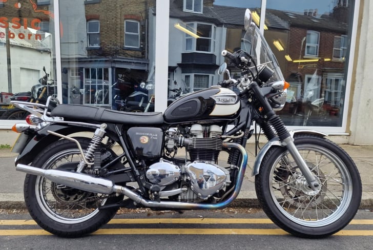 Triumph BONNEVILLE T100