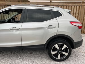 Used Nissan QASHQAI QASHQAI 1.5 DCI N-CONNECTA 2WD EURO 6 (S/S) 5DR for sale in Chesterfield | Image 3