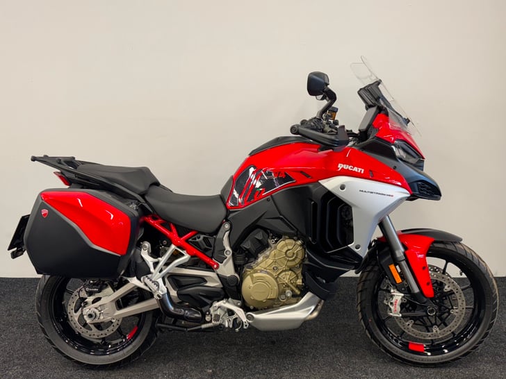 Ducati Multistrada V4 S Travel & Radar