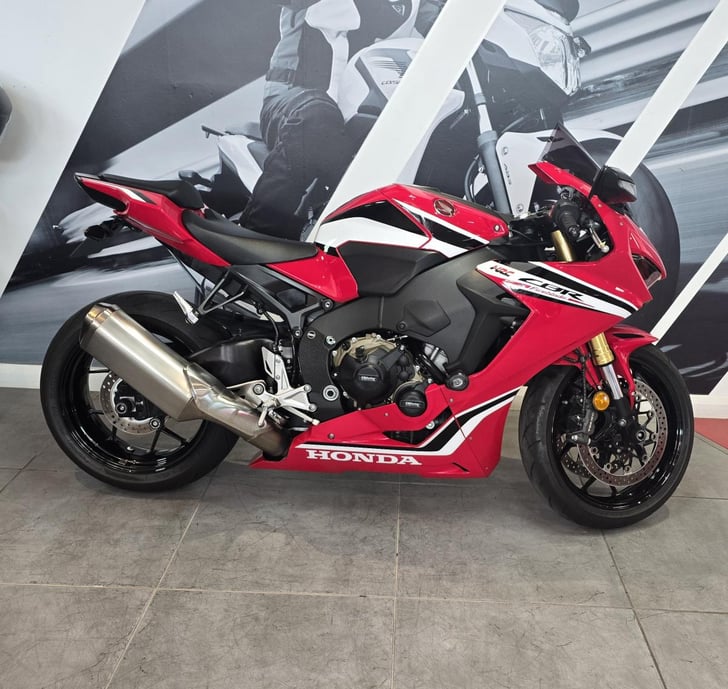 Honda CBR1000RR FIREBLADE