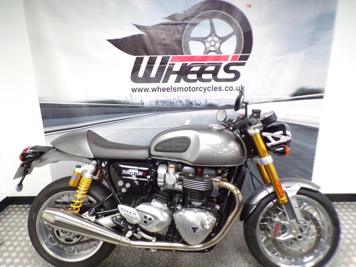Triumph THRUXTON R