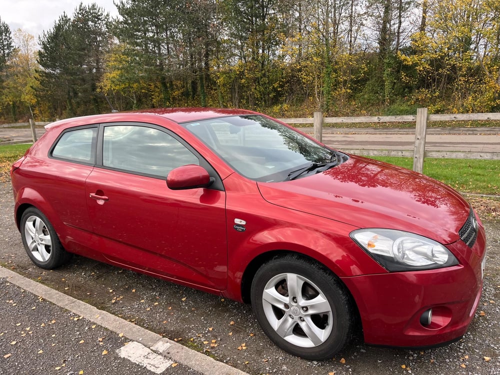 Used Kia PROCEED PROCEED 1.6 CRDI ECODYNAMICS 3DR for sale in Chesterfield