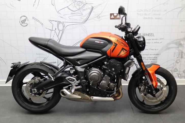 TRIUMPH TRIDENT 