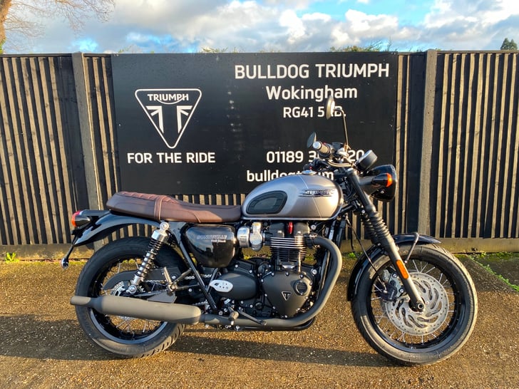 Triumph BONNEVILLE T120 BLACK