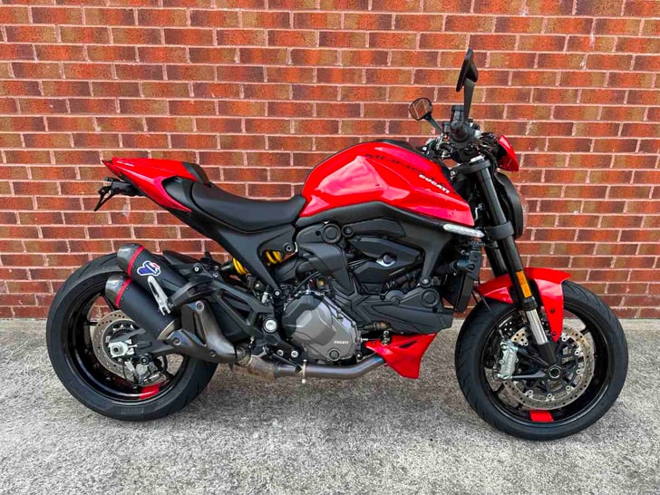Ducati MONSTER PLUS 