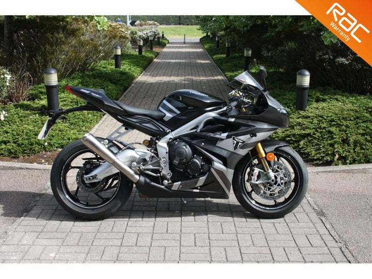 Triumph DAYTONA MOTO2 765