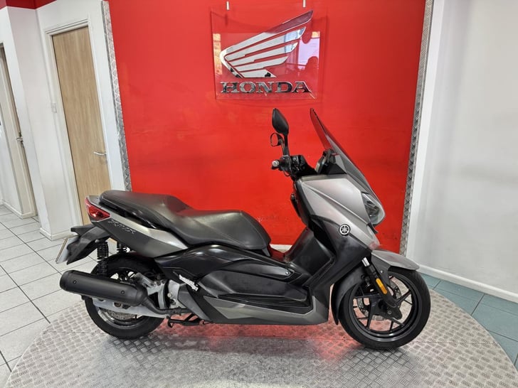 Yamaha XMAX 125