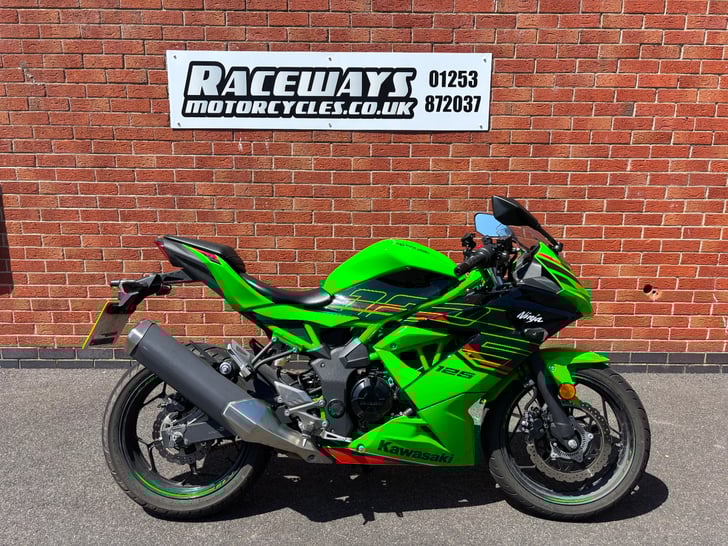 Kawasaki NINJA 125 PERFORMANCE