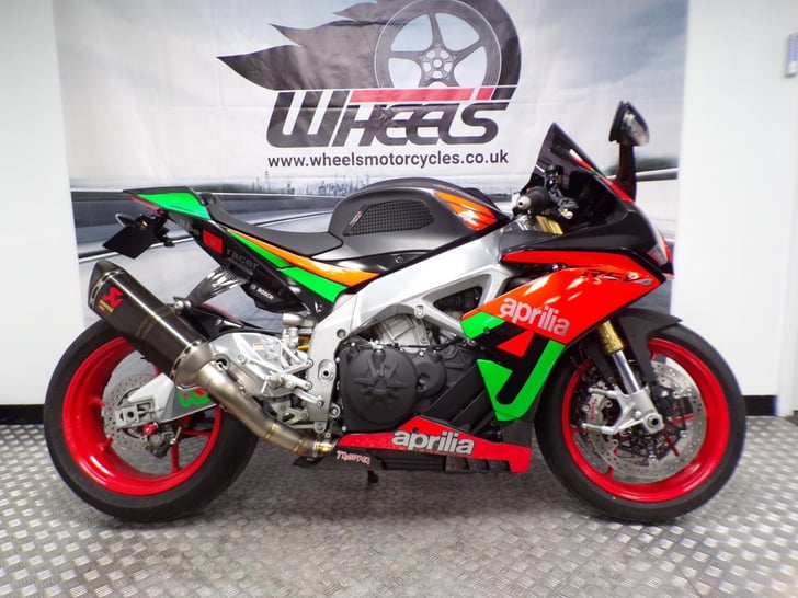 APRILIA RSV4 1000 RR 