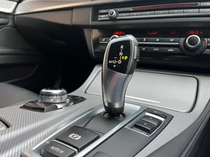 Used BMW 5 SERIES 5 SERIES 2.0 520D M SPORT TOURING AUTO EURO 6 (S/S) 5DR for sale in Chesterfield | Image 2