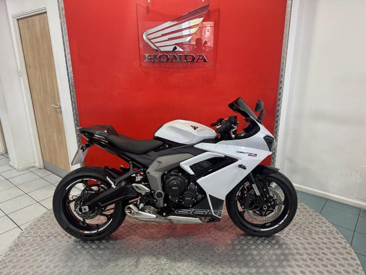 Triumph DAYTONA 660