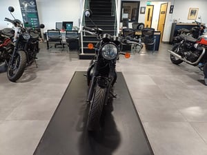 Triumph BONNEVILLE T120 BLACK