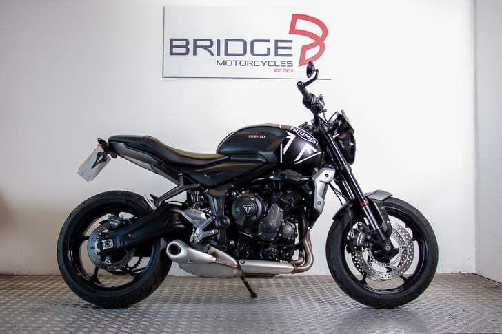 TRIUMPH TRIDENT 660