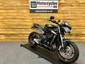 Used Triumph STREET TRIPLE 765 RS STREET TRIPLE 765 RS for sale in Swindon | Image 2