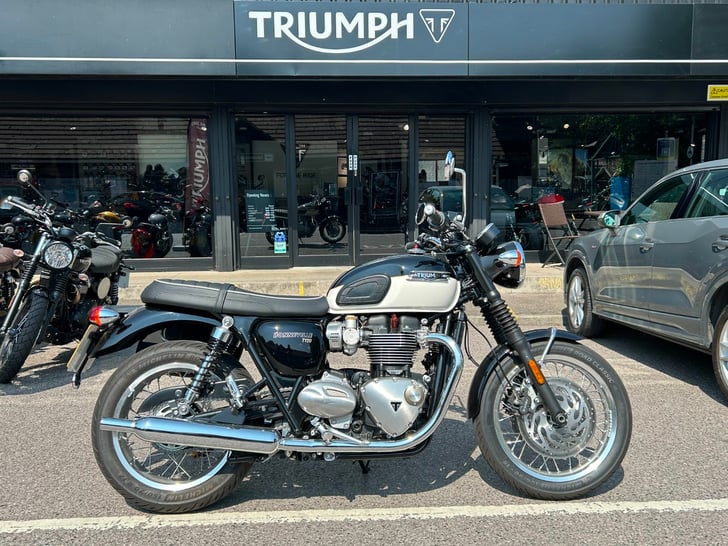 Triumph BONNEVILLE T120