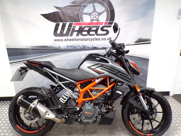 KTM DUKE 125