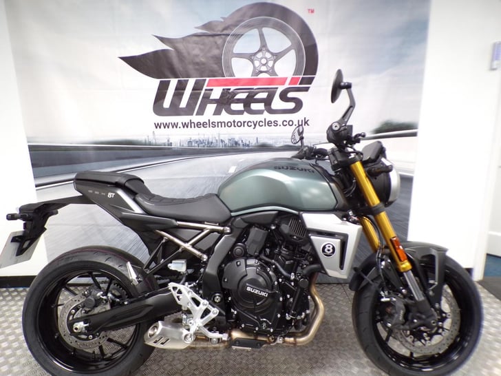 SUZUKI GSX-8T