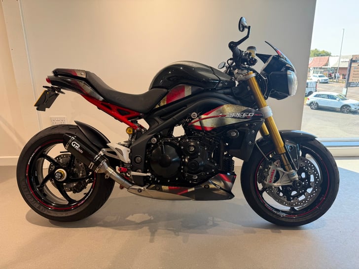 Triumph SPEED TRIPLE R