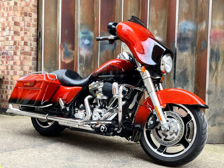 Harley-Davidson TOURING 1690 FLHX STREET GLIDE