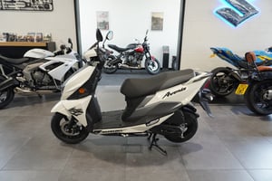 Suzuki Avenis 125