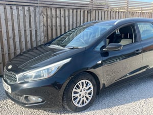 Used Kia CEED CEED 1.4 CRDI ECODYNAMICS 1 SPORTSWAGON EURO 5 (S/S) 5DR for sale in Chesterfield | Image 2