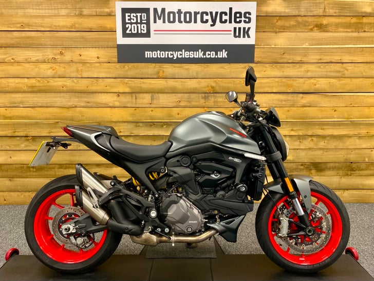 Ducati MONSTER 937 PLUS