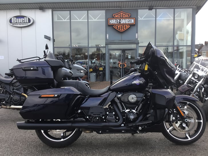 Harley-Davidson TOURING FLHXU STREET GLIDE ULTRA