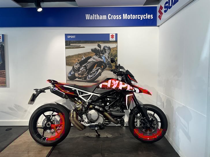 Ducati HYPERMOTARD 950