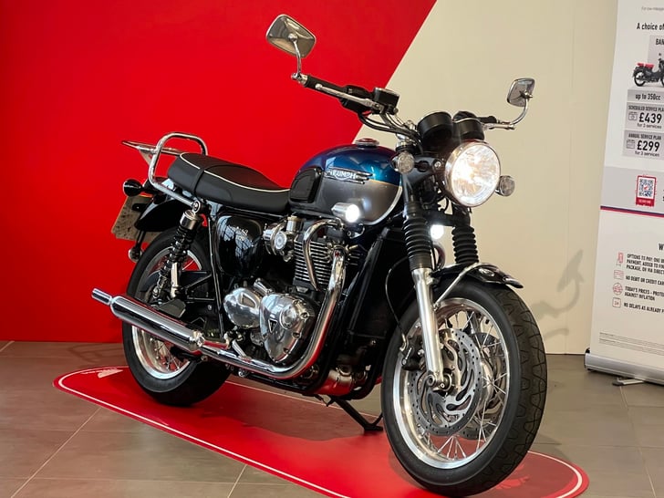 Triumph BONNEVILLE T120