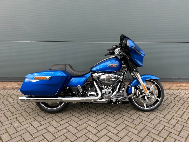 HARLEY-DAVIDSON TOURING FLHX STREET GLIDE