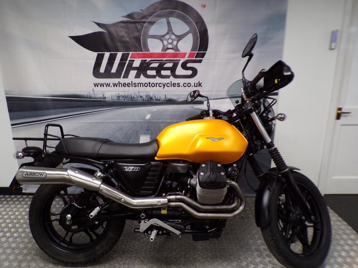 Moto Guzzi V7 STONE ABS 