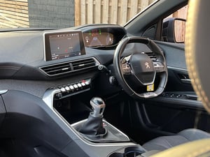 Used Peugeot 3008 3008 1.5 BLUEHDI GT LINE EURO 6 (S/S) 5DR for sale in Chesterfield | Image 3