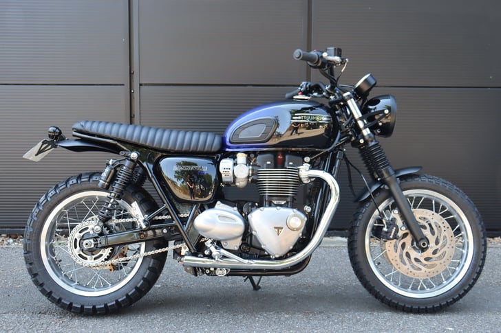 Triumph BONNEVILLE T120 STEALTH EDITION