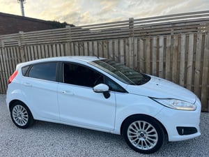 Used Ford FIESTA FIESTA 1.0T ECOBOOST TITANIUM POWERSHIFT EURO 6 5DR for sale in Chesterfield | Image 2
