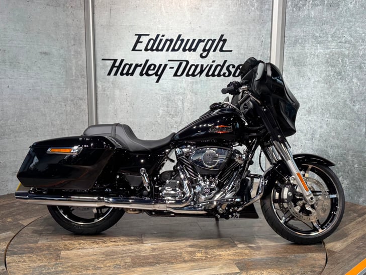 HARLEY-DAVIDSON TOURING FLHX STREET GLIDE