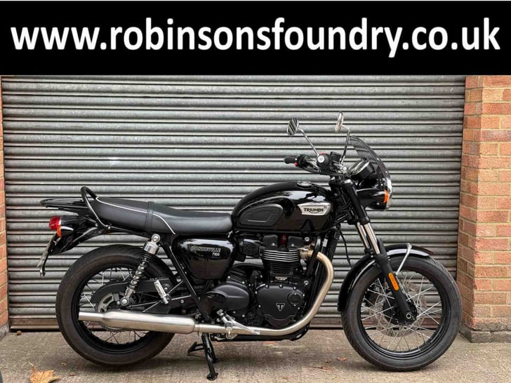 TRIUMPH BONNEVILLE T100