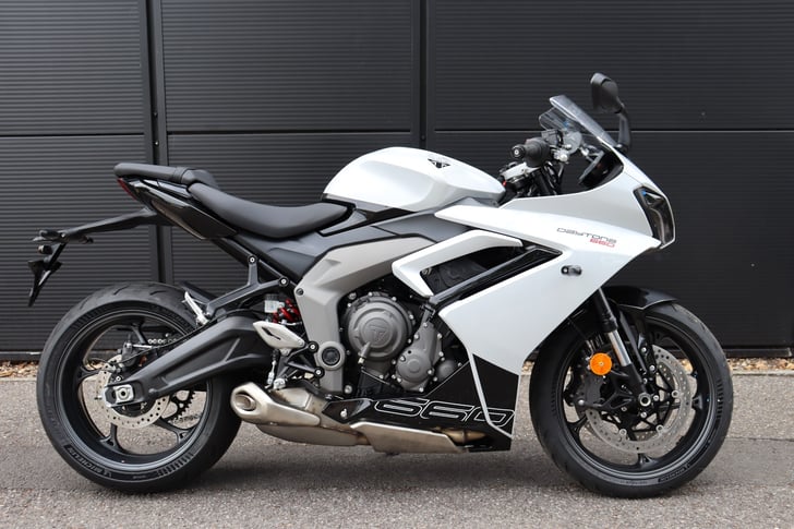 Triumph DAYTONA 660