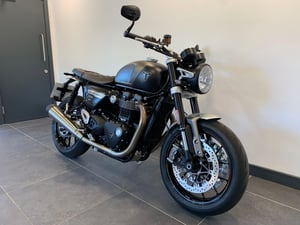 Used Triumph SPEED TWIN 1200 SPEED TWIN 1200 for sale in Newcastle | Image 2