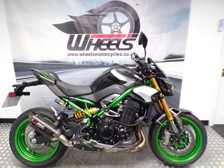 Kawasaki Z900 SE Performance