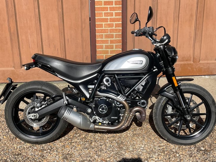 DUCATI SCRAMBLER ICON DARK