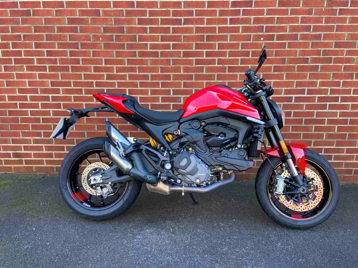 Ducati MONSTER