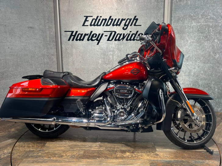 HARLEY-DAVIDSON CVO FLHXSE STREET GLIDE