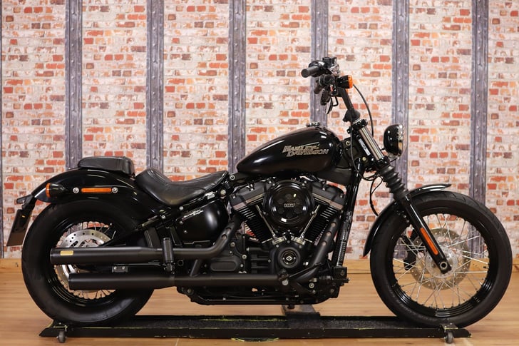 Harley-Davidson SOFTAIL FXBB STREET BOB